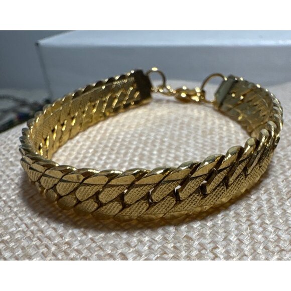 Gold Tone Herringbone Chain Bracelet With Lobster Clasp 6" Vintage - Picture 2 of 11